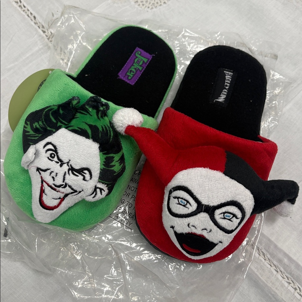 NEW Kids Joker & Harley Queen Plush Slippers - Green & Red 3 or 3.5